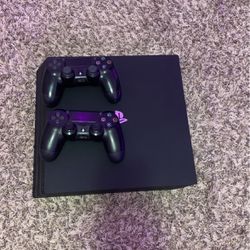 PlayStation 4 Slim Black With 2 Controllers 