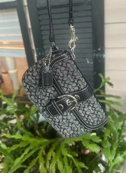 Vintage coach mini soho wristlet