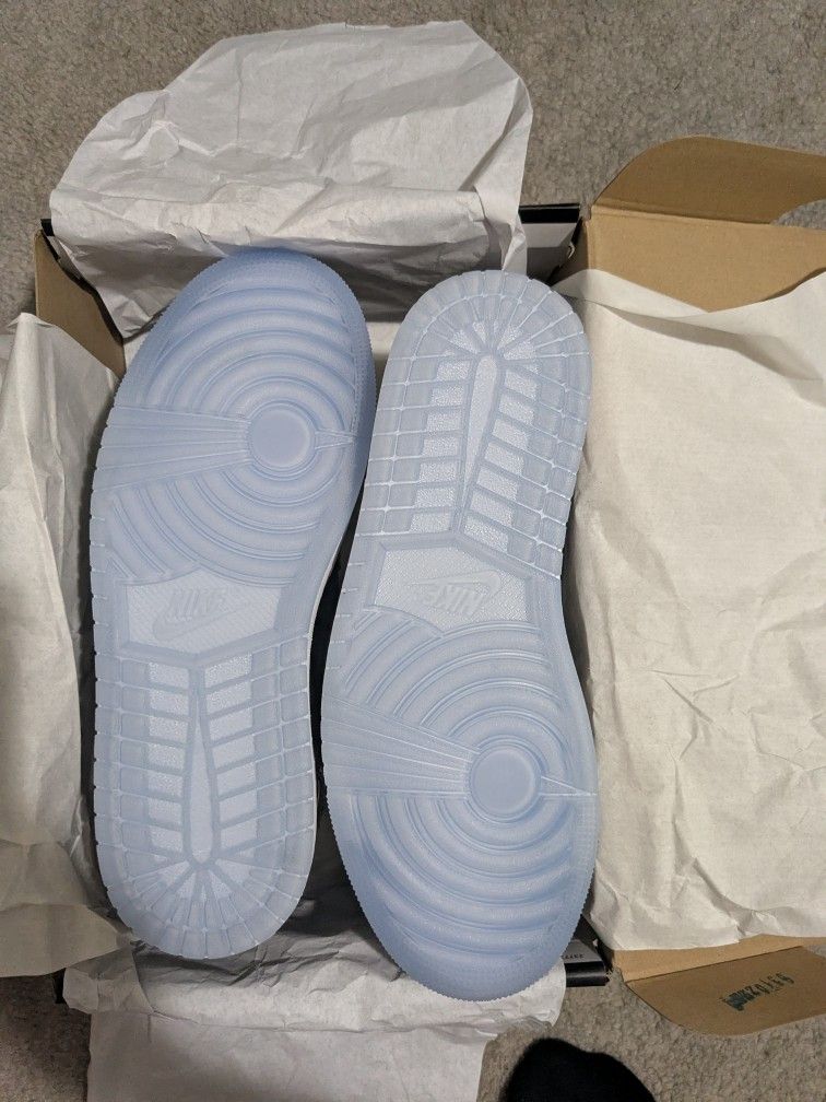 Jordan 1 Mid Space Jam