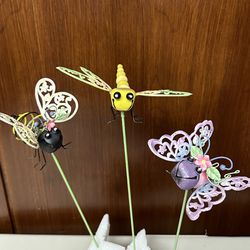 Home Interiors and Gifts Garden Stakes Flying Bees and dragonfly figures 