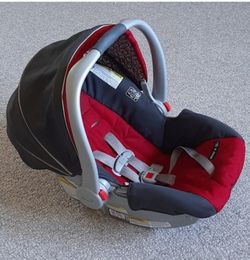 Infant Car Seat + 2 Bases (inserts)! Graco Red/Grey