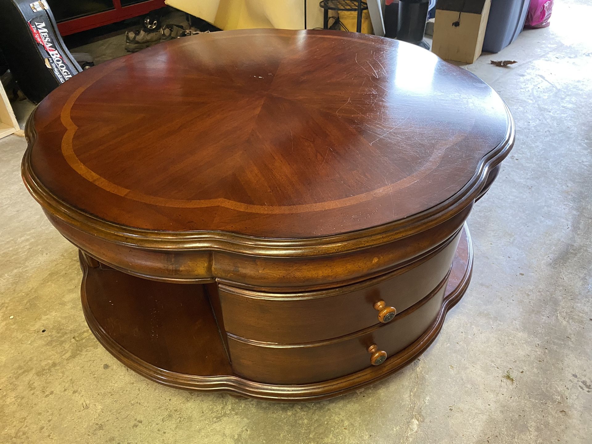 Round Coffee Table with 6 drawers