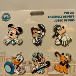 Disney Pin Trading Sets