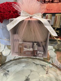 Dior Eau De Parfum Set 💕 FIRM PRICE NO TRADES ! 