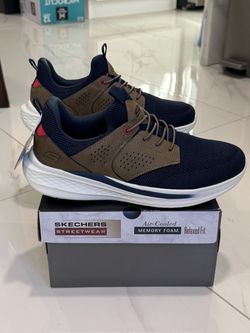 NEW Men’s Skechers Streetwear Relaxed Fit Shoes - Size 10