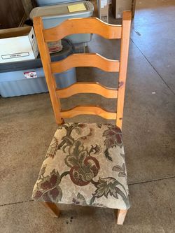 Pine chairs and table