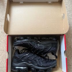 Men’s Nike Shoes For Sell….. Deals