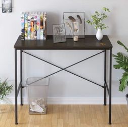 Desk table