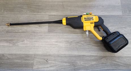 20V MAX 550 PSI 1.0 GPM Cold Water Cordless Battery Power Cleaner with 4-Nozzles Kit