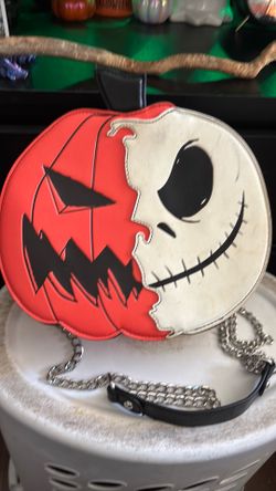 2024 HotTopic Glow in the Dark mini crossover bag
