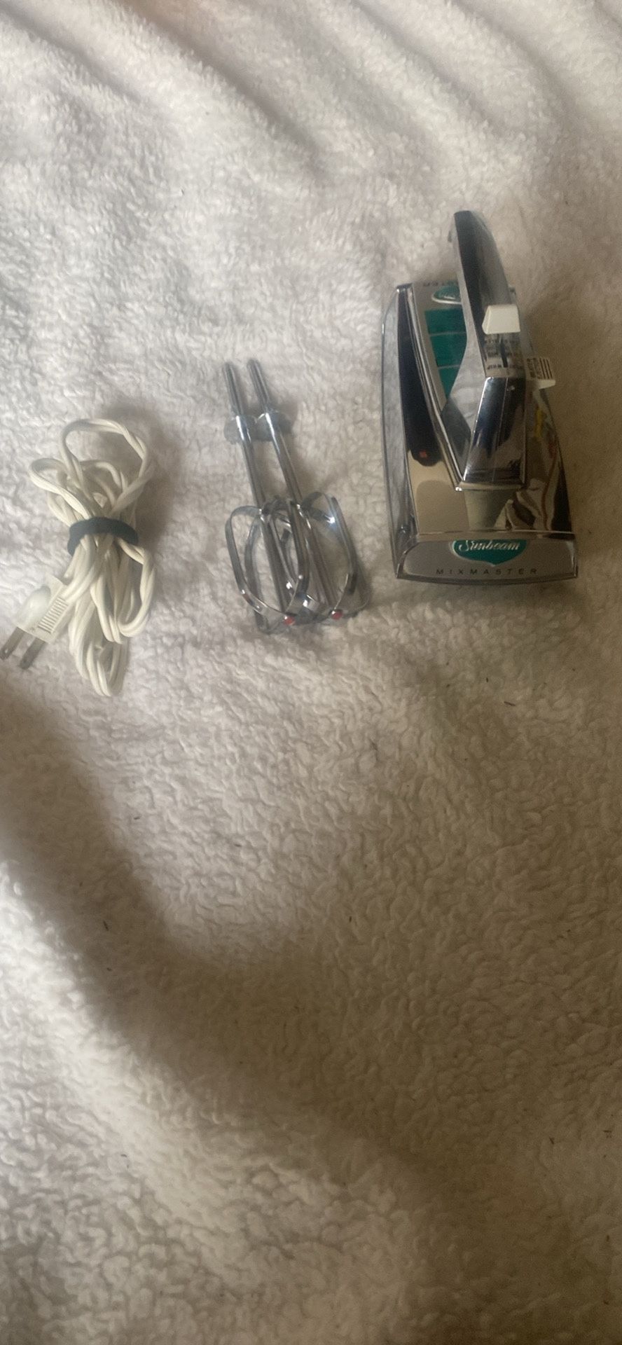VTG 1970’s Sunbeam Mixmaster 4 Speed Hand Mixer Silver/White
