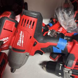 MILWUAKEE M18 CORDLES 1/2  IMPACT WRENCH TOOL ONLY LIKE NEW