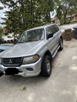 2002 Mitsubishi Montero