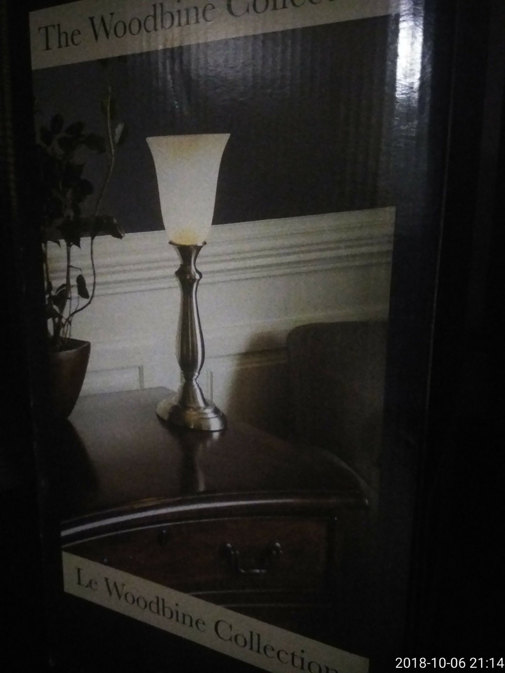 J Hunt The Woodbine Collection Lamp ( new in box ) 2 available $25 each