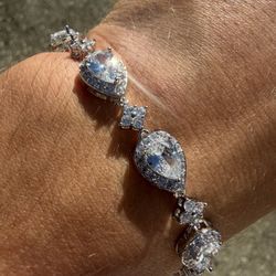 "Tear Drop" Silver Bracelet