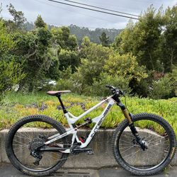 2022 Intense Primer Enduro Bike