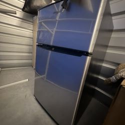 Whirlpool Two Door Mini Fridge 