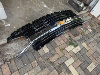 Chevrolet Front Grille with Bowtie Emblem