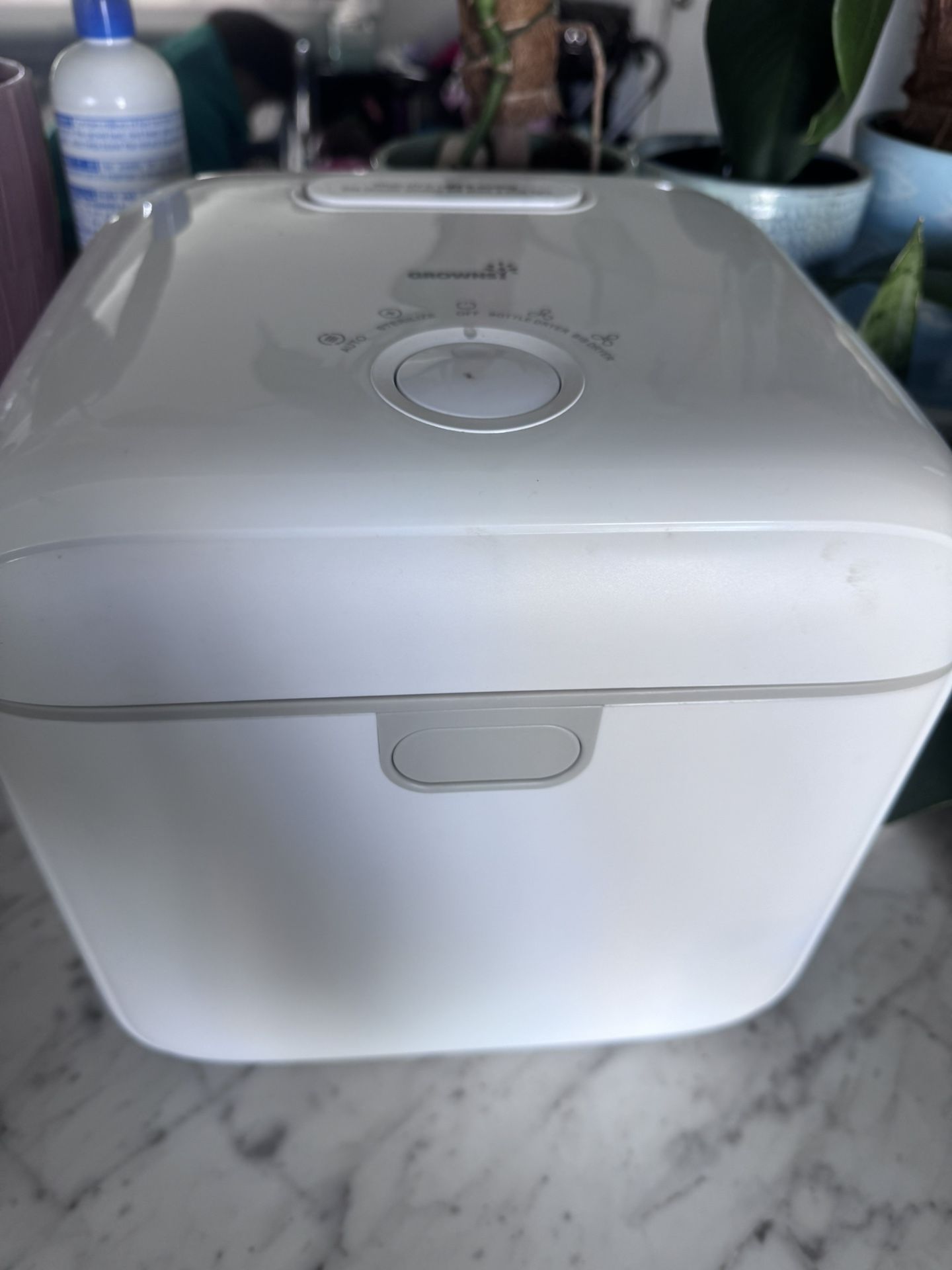 UV Bottle sterilizer/dryer