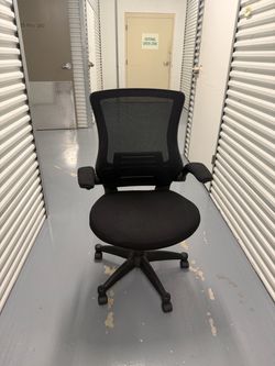 Black Desk Chair