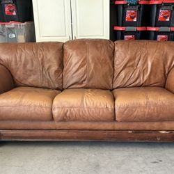 Brown Leather Sofa – Solid Wood Frame – Free Delivery 🚚  