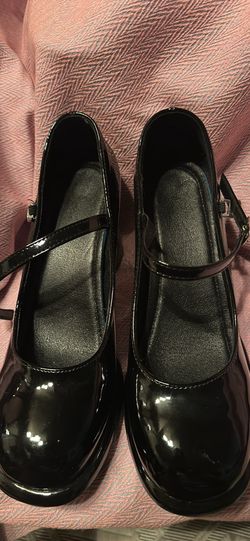 Shoes for women size 40 black color like new