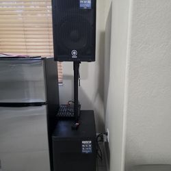 Yamaha DXR System PROFESSIONAL Audio For Dj or Bar. Pristine Condition. Home Use Only. Dont Miss It!! Includes Active Subwofer And Active LoudSpeaker