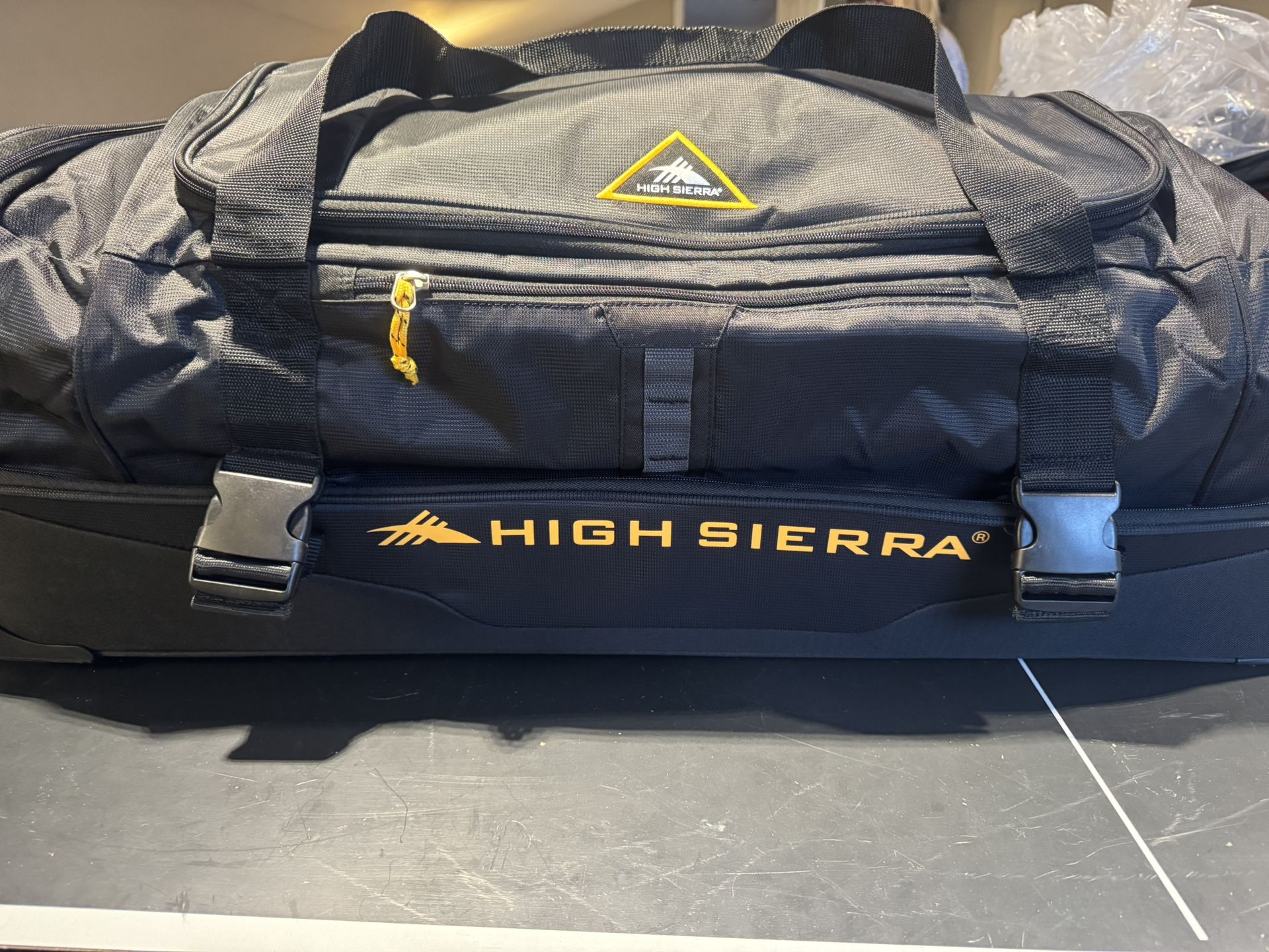 High Sierra duffel bag (check in)