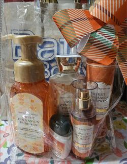 Bath & Body Works Sweet Cinnamon Pumpkin Gift Set