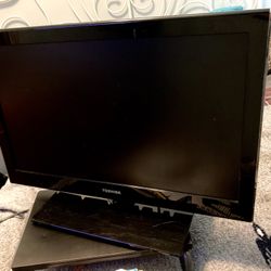 Toshiba 24V4210U 24" LED HDTV / DVD