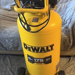 DEWALT 26 Gal. 175 PSI Ultra Quiet Portable Electric Air Compressor
