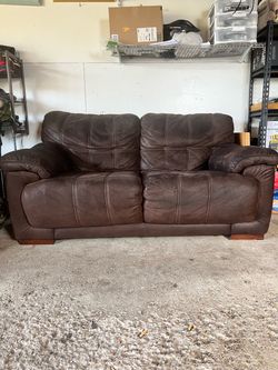 Brown Loveseat for Sale – Very Good Condition