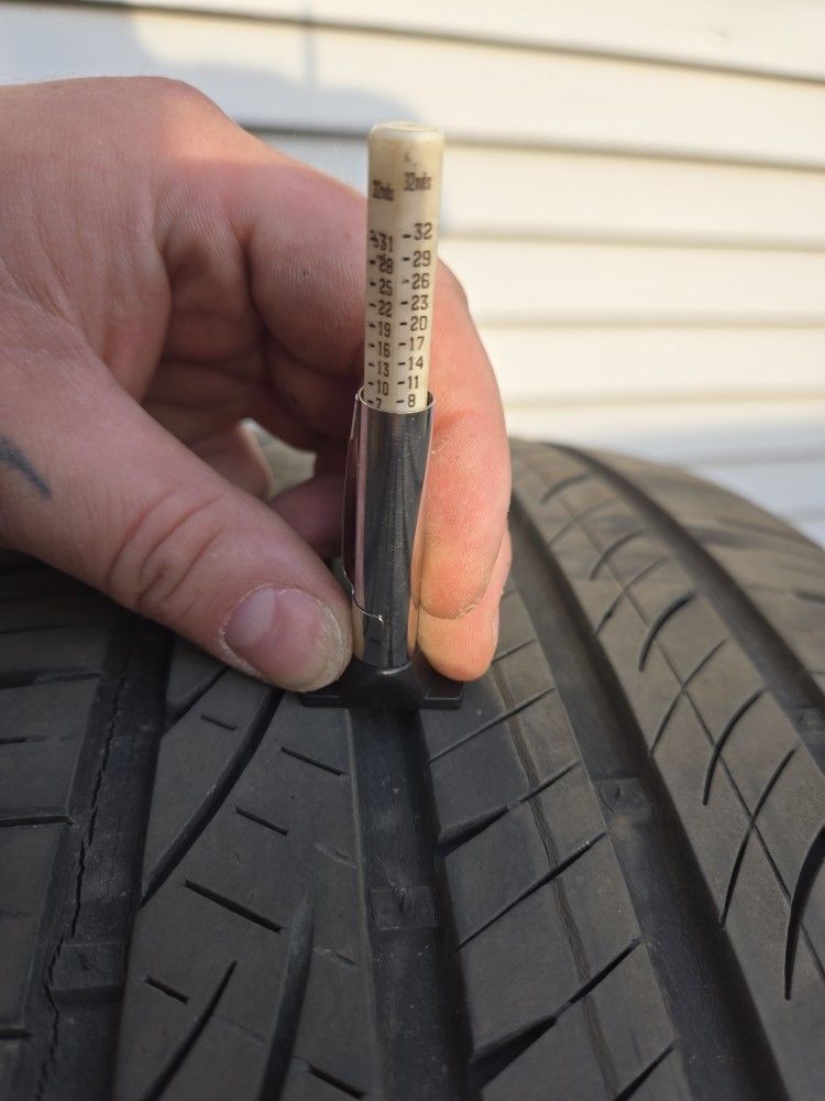 Hankook Ventus S1 Noble2 H452 All-Season Tire - 245/50R20 102V