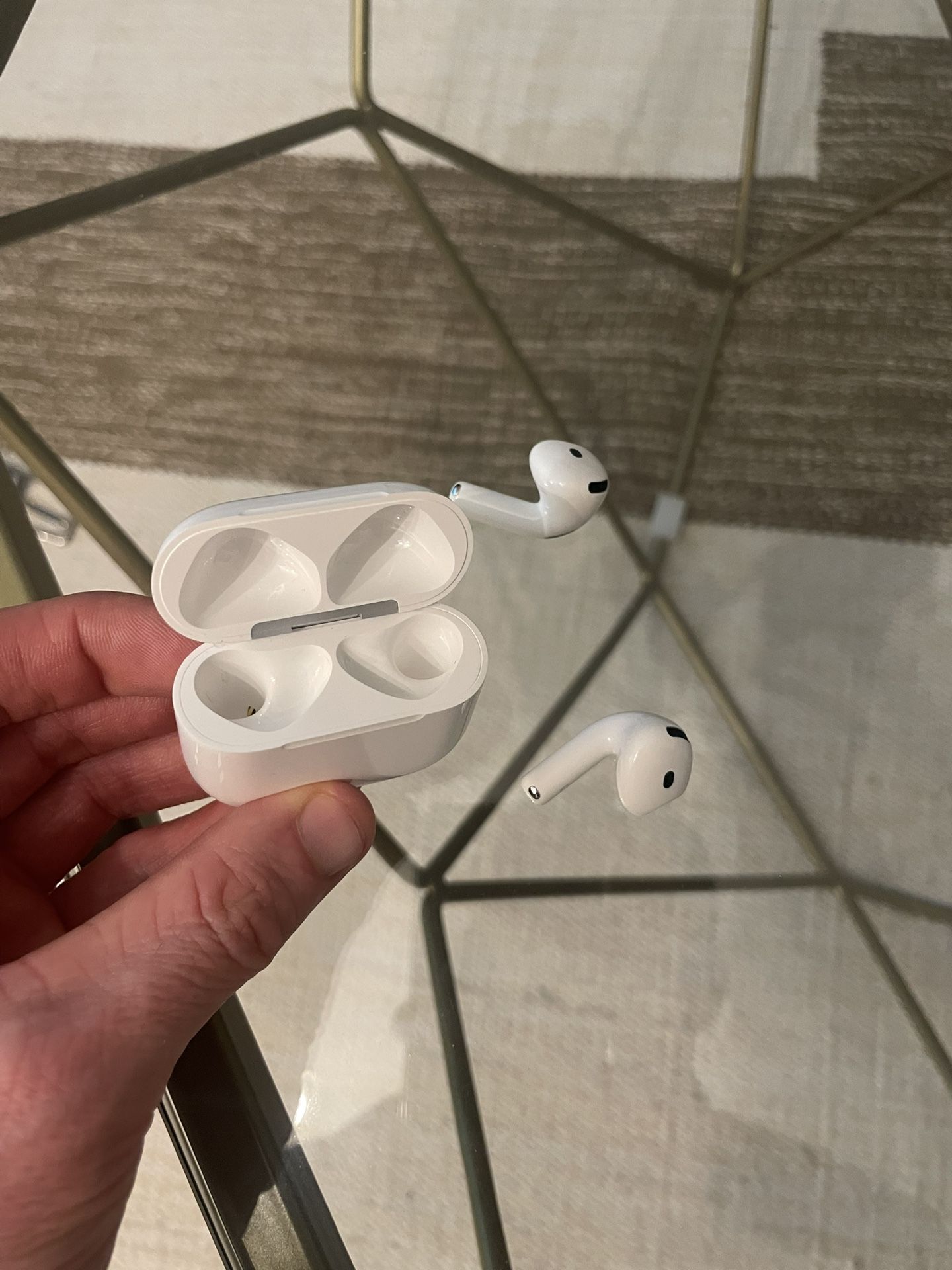 AirPods 4 - Brand New