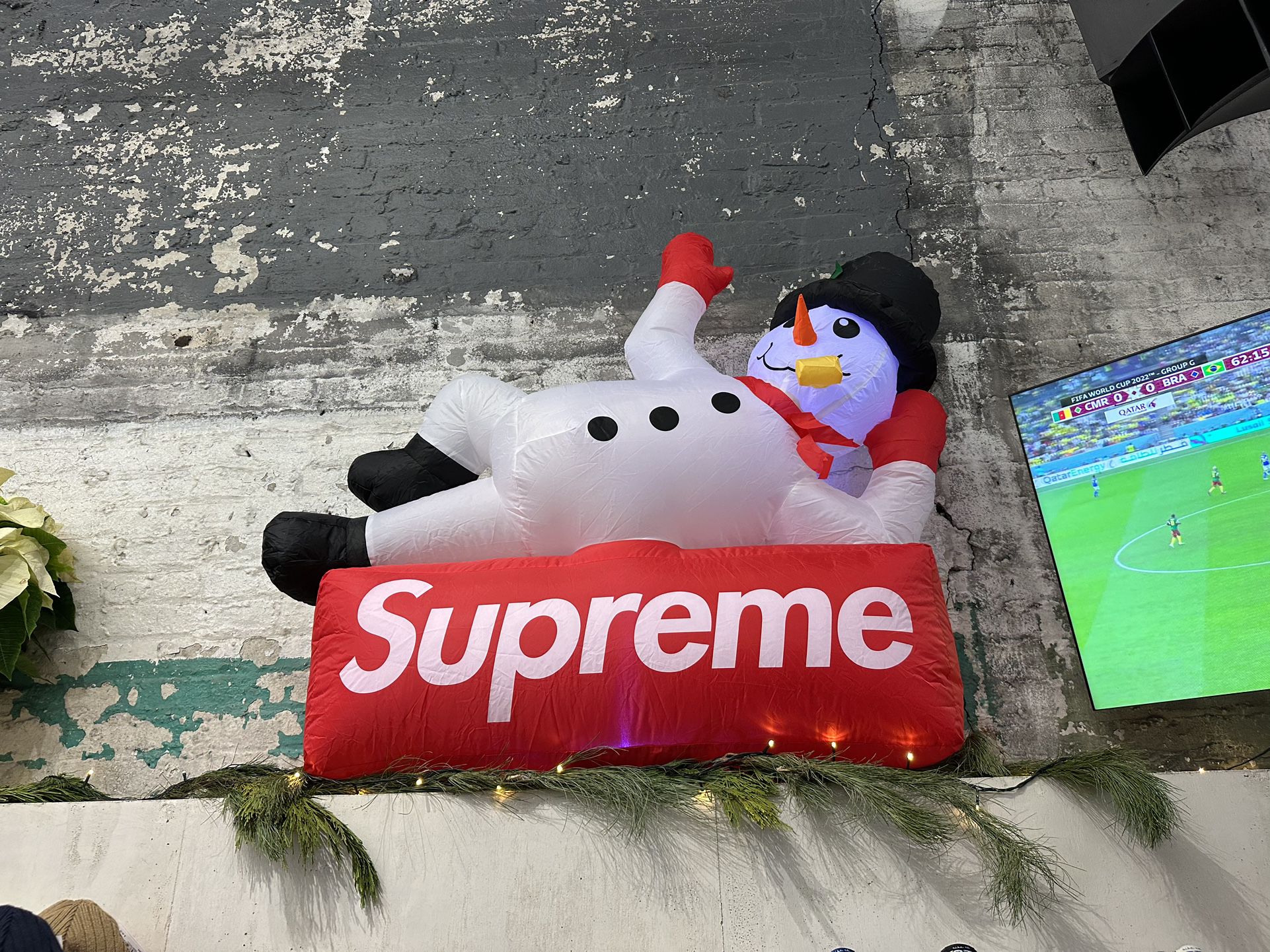 Supreme x Louis Vuitton Wallet Brand New for Sale in Queens, NY