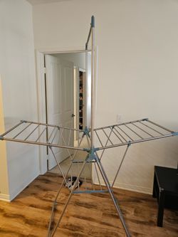 Clothes drying rack