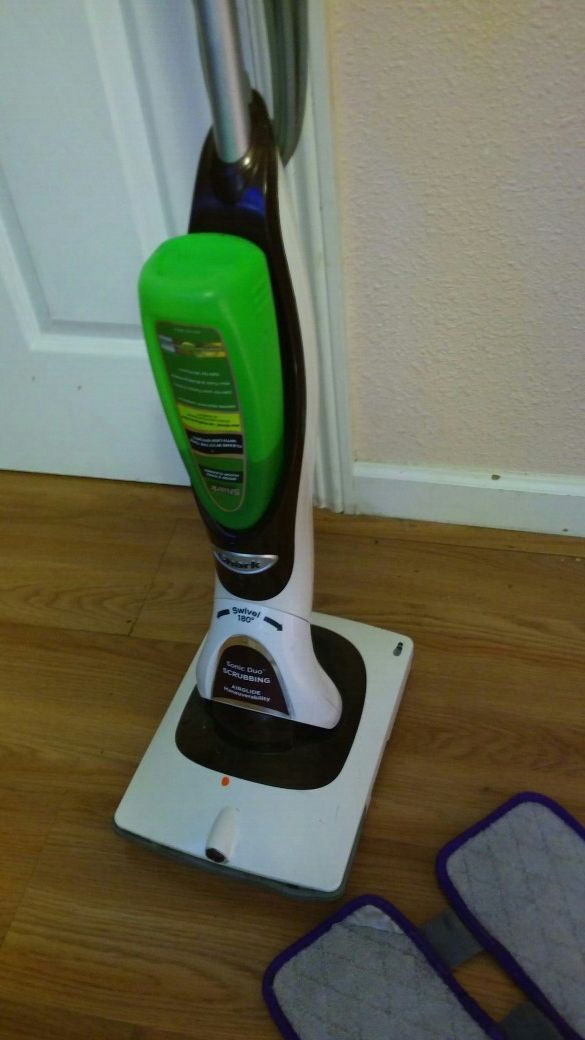 Shark Sonic Duo Scrubbing Airglide Maneuverability
