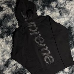 Supreme Hoodie (FITS SMALL)
