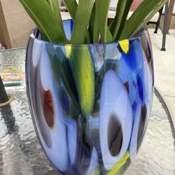 Vase : With Flowers