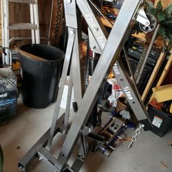 Like New 2ton Engine Hoist With 8ton Jack