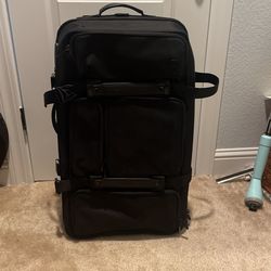 G RO CARRY ON AND CHECK IN LUGGAGE SET