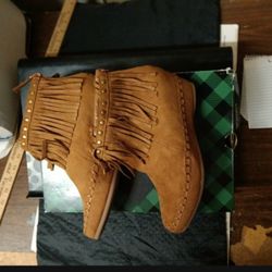 Arizona Ladies Boots Rear Zip NEW in Box