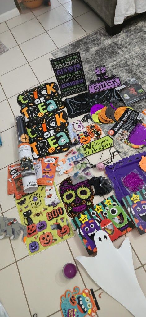 HALLOWEEN DECORATIONSG