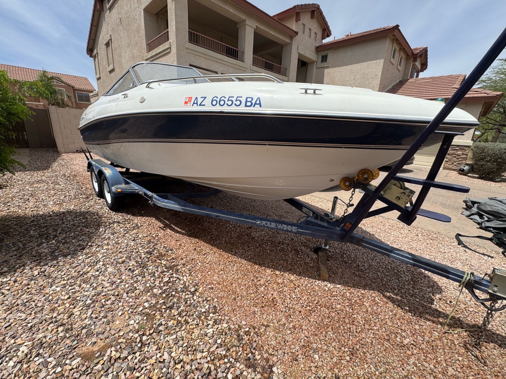 1998 Four Winns Horizon 220