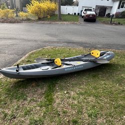 Ocean Kayak with seats and paddles