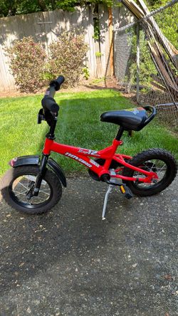 Boys Novara Stinger 12 in with Kickstand