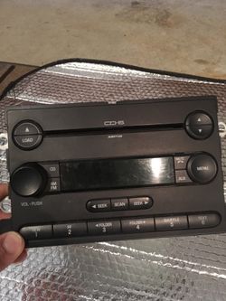Ford 6-cd /Am-Fm radio,