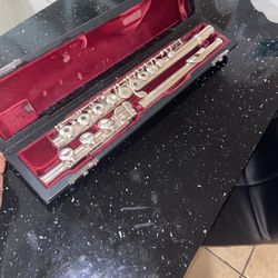Silver Yamaha Flute