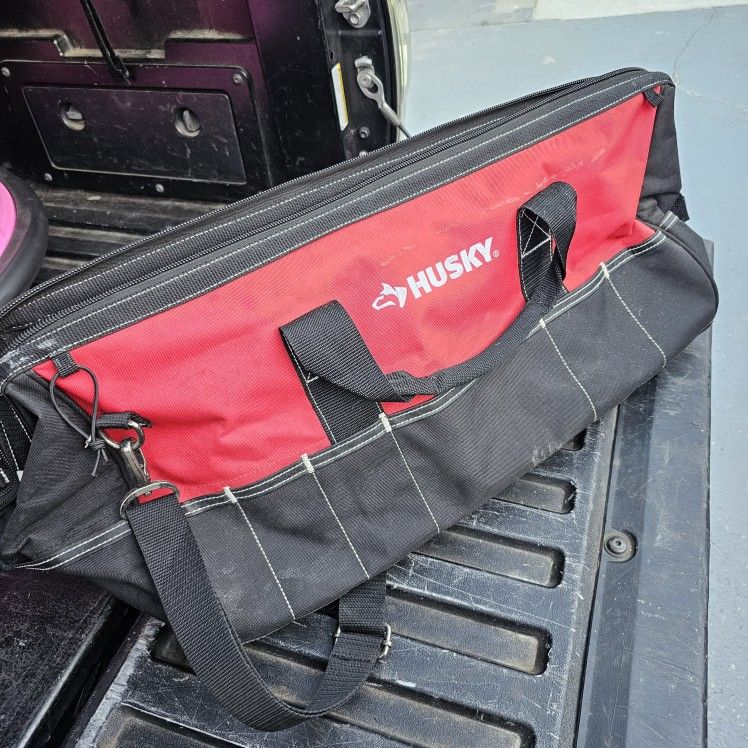 Husky 27in Wide Toolbag, Good Condition