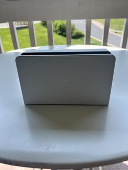 White Nintendo Switch Dock